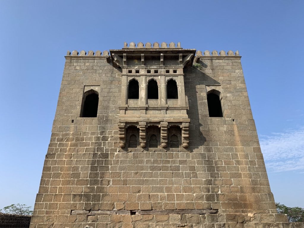 Shivneri Fort History in Marathi