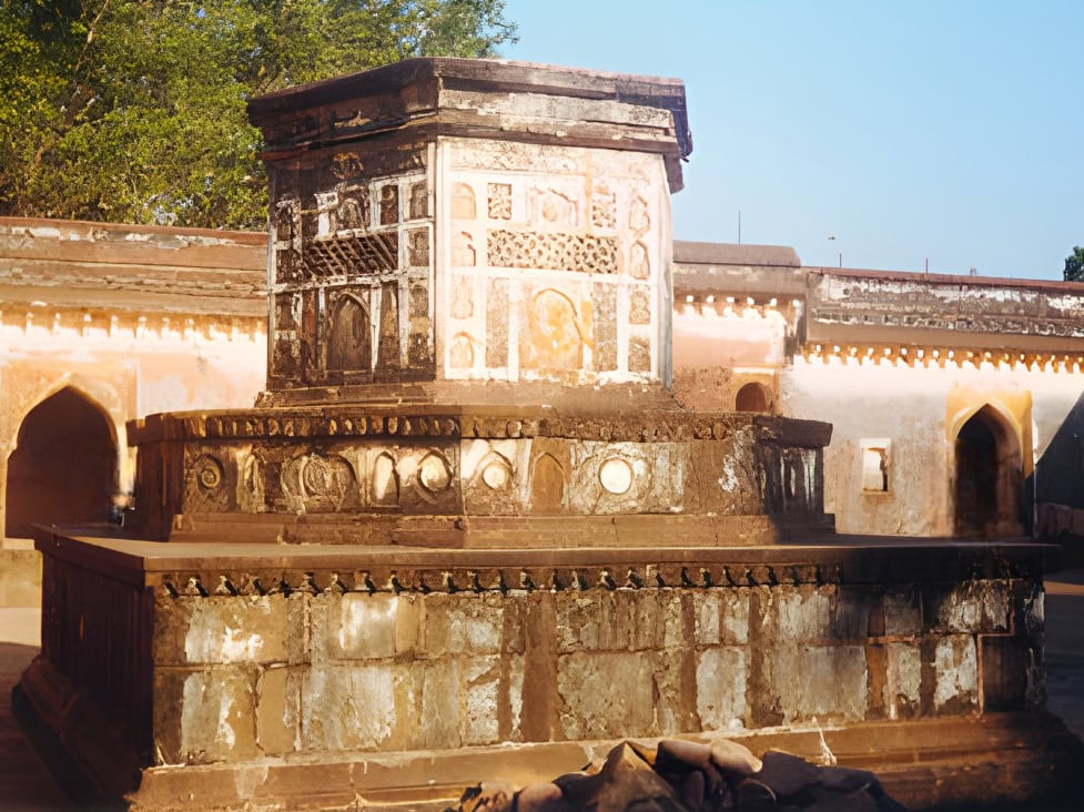 रावेरखेड़ में बाजीराव पेशवा की समाधि