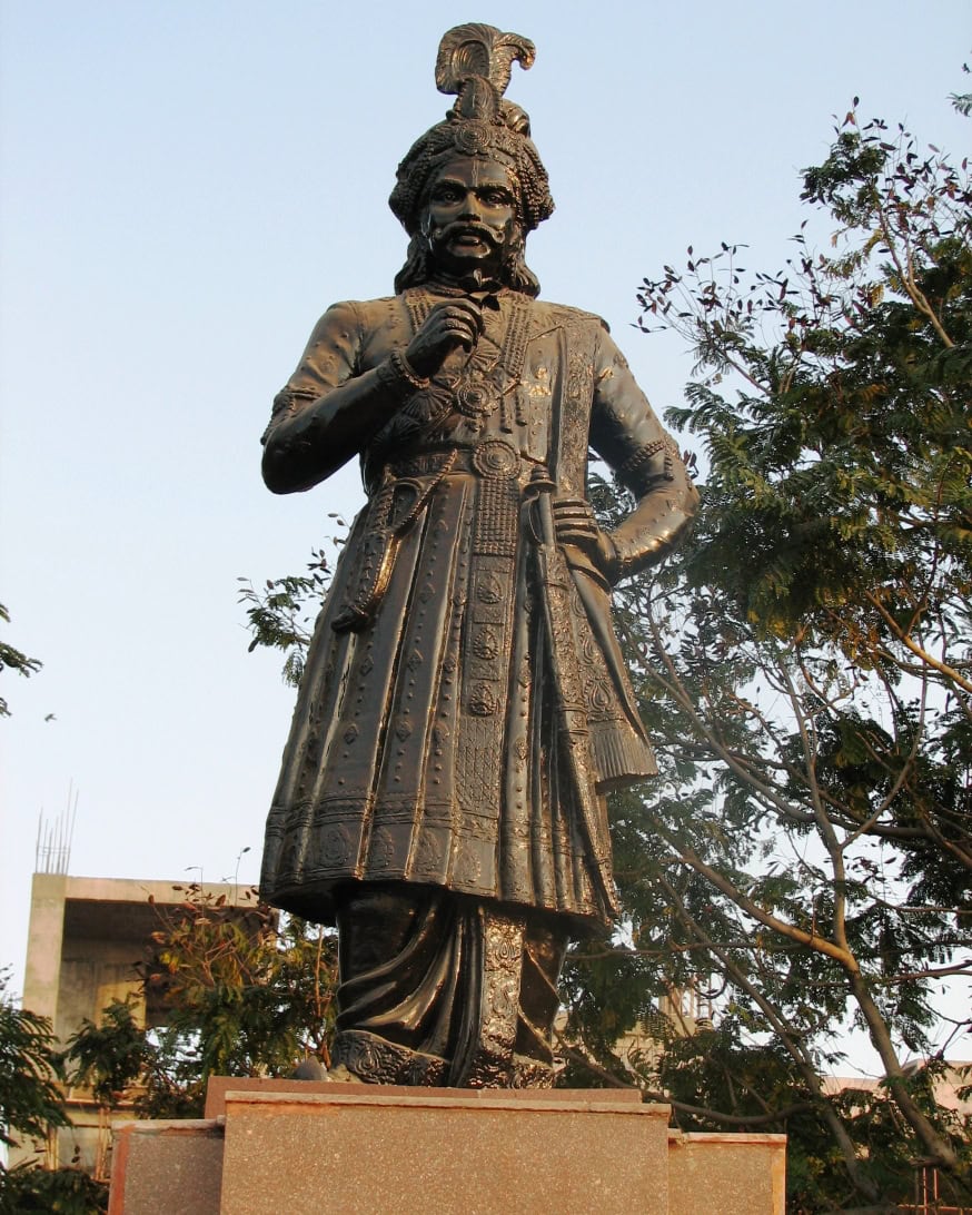Majestic Standing Statue of Sri Krishnadevaraya
