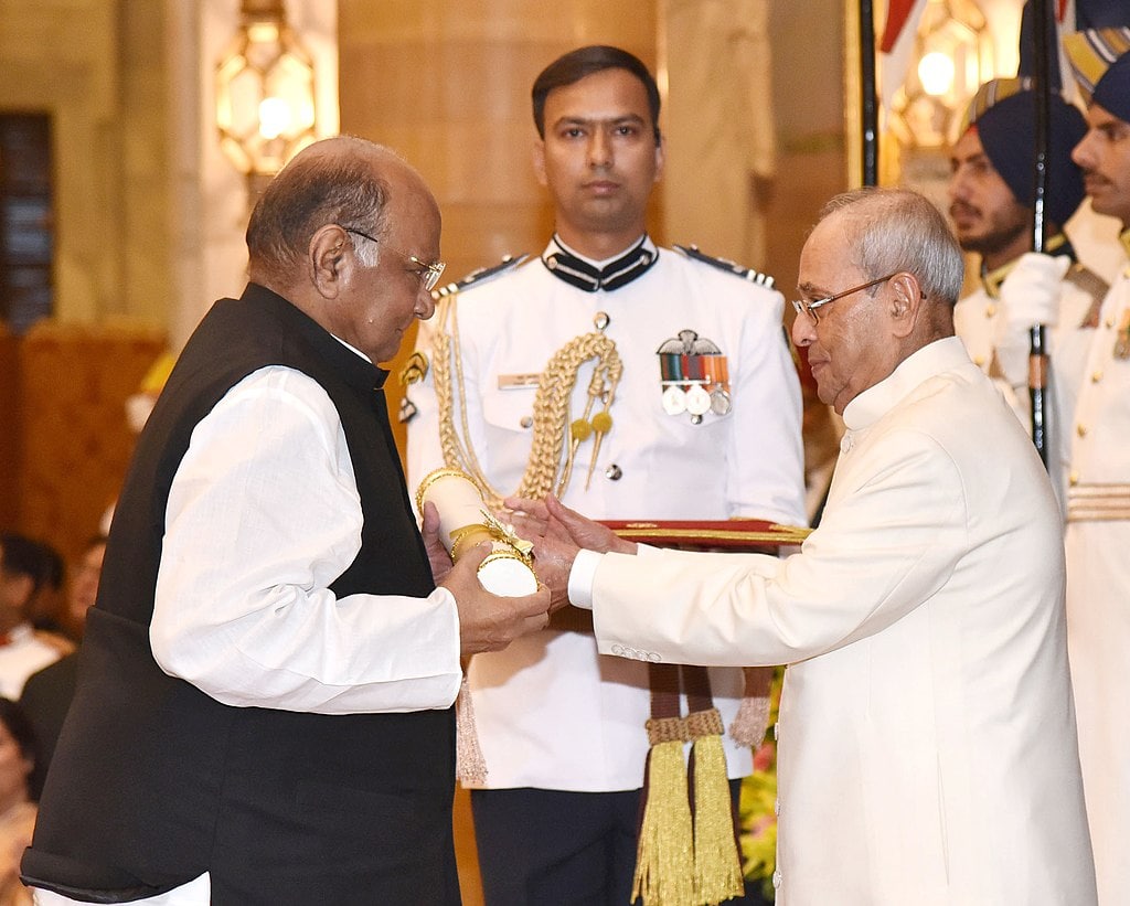 Sharad Pawar receiving the Padma Vibhushan award from President Pranab Mukherjee